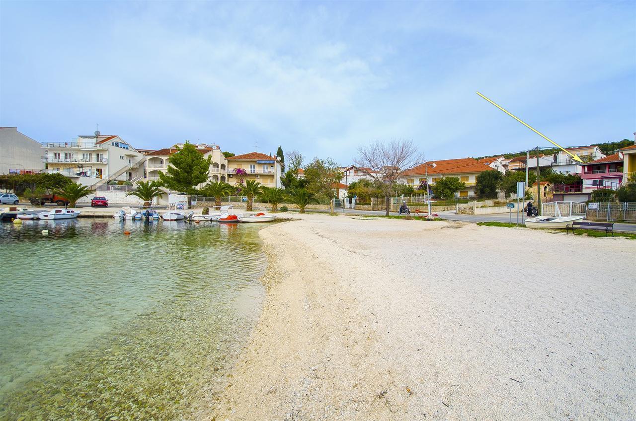 Apartments Karlo Trogir Exterior foto