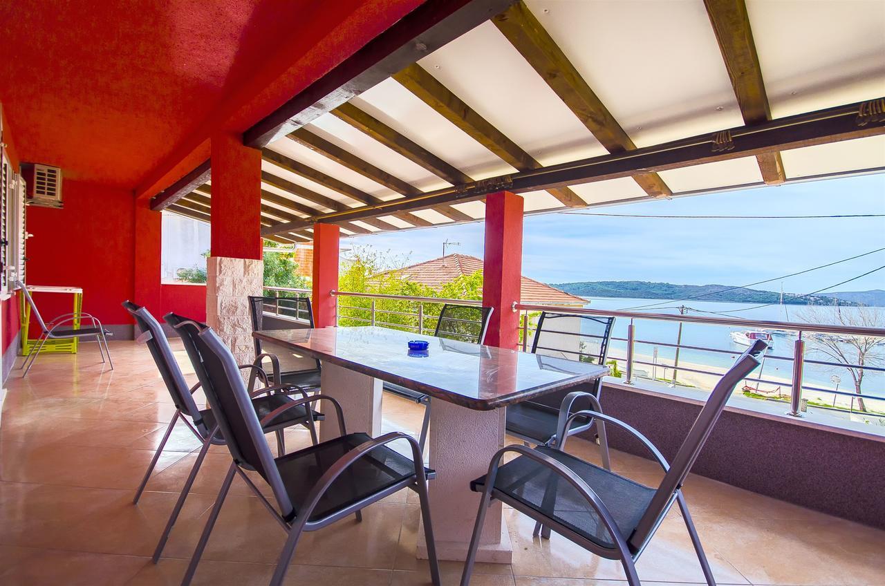 Apartments Karlo Trogir Exterior foto