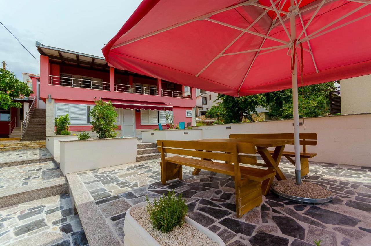 Apartments Karlo Trogir Exterior foto